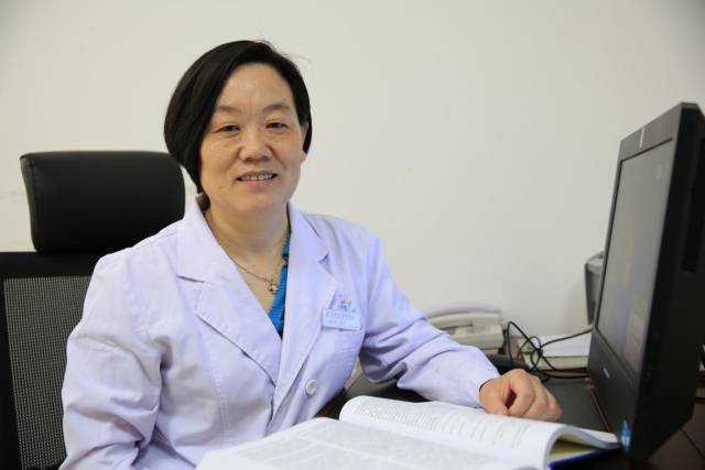 她是河南省儿童医院泌尿外科主任,杰出的外科专家,她能在患儿"小鸡鸡