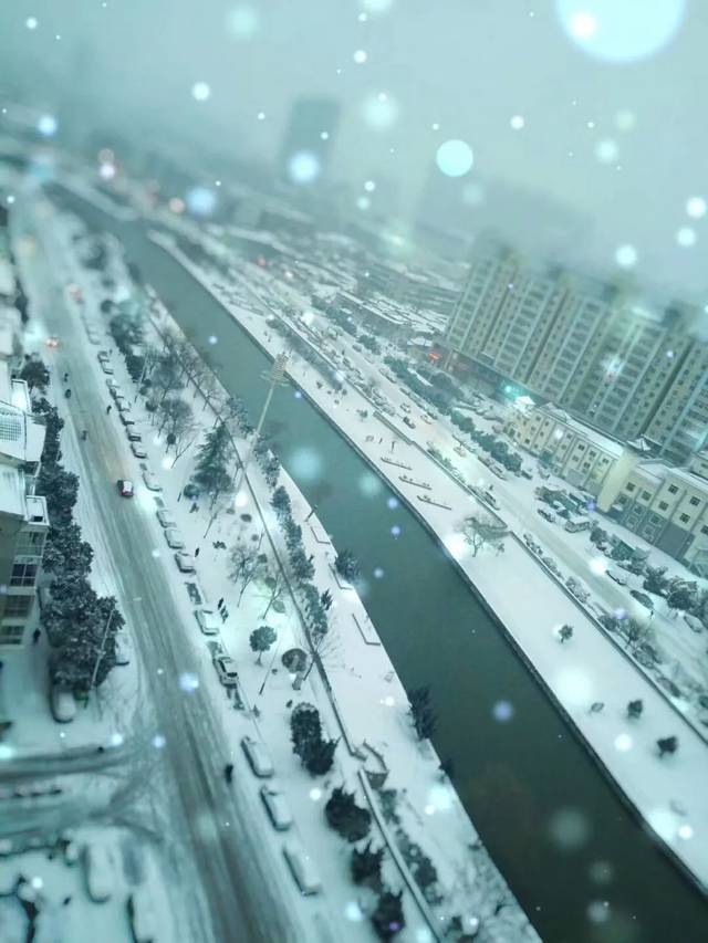 2018新乡第一场雪刷爆朋友圈,欠你们的雪,一次还清啦!