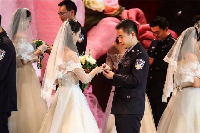 娶你不穿西服穿警服,首届广东警队集体婚礼今天举办,现场超温暖!