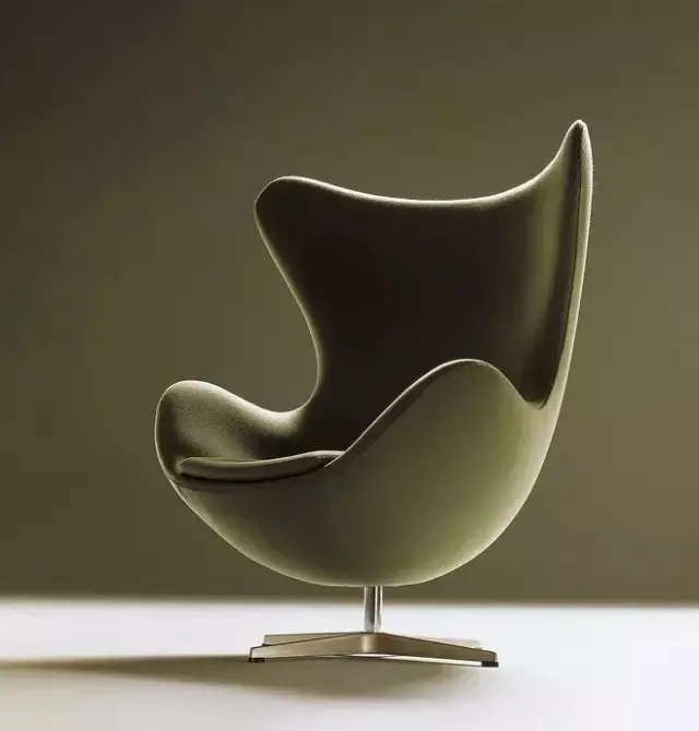 蛋椅是丹麦工业设计大师arne jacobsen(1902-1971)的代表作之一,原为