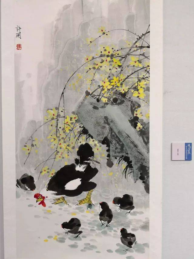 李文秀老师是生活在我们坂田的国家级著名花鸟画家,同时也是我们坂田