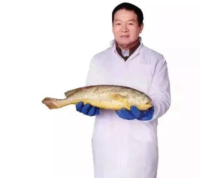 宁波人传疯了!68岁老人,靠一条黄鱼创业成网红!2018年第一励志