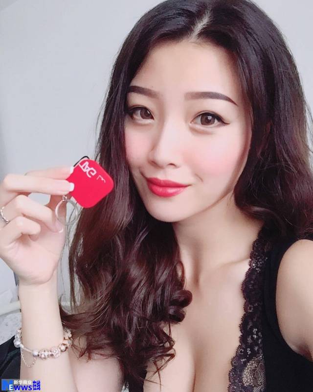 亚洲最美女博士爆红!May Wang肤白貌美大长腿