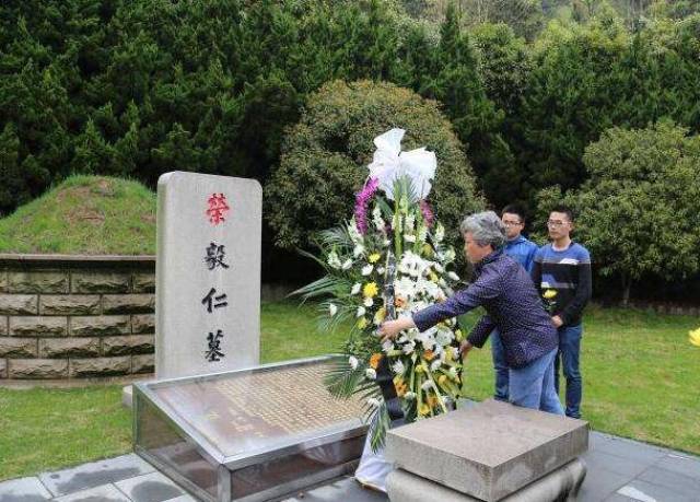 世界华侨陵园墓地价格多少钱?