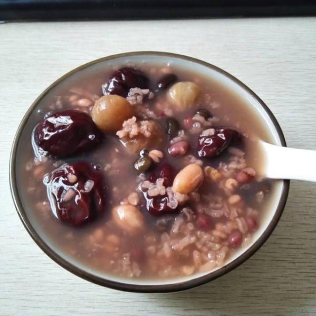 薏米红豆桂圆红枣粥
