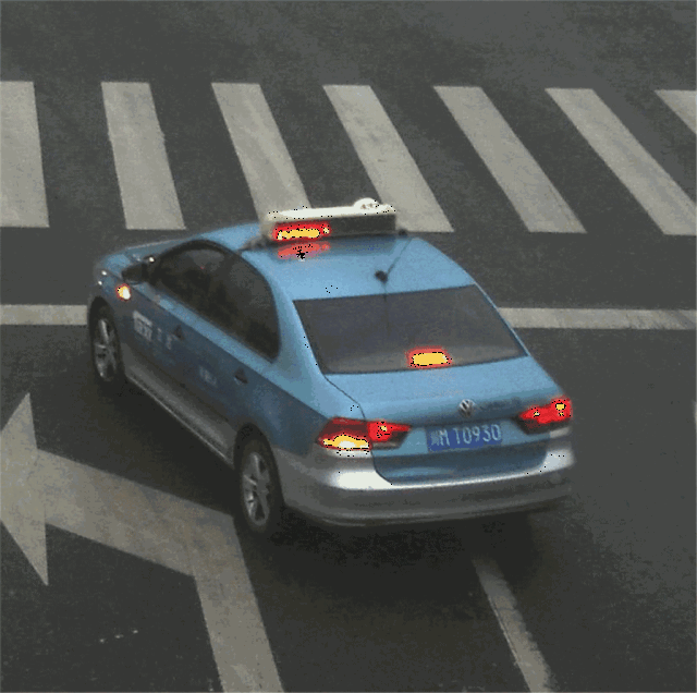 【天上的飞机 地上的taxi】无码动图曝光出租车违章!