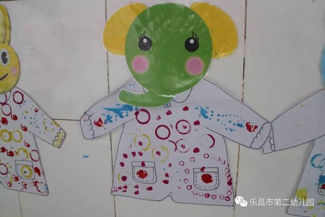 拓印画《给小动物穿新衣》—乐昌市第二幼儿园小一班美术活动