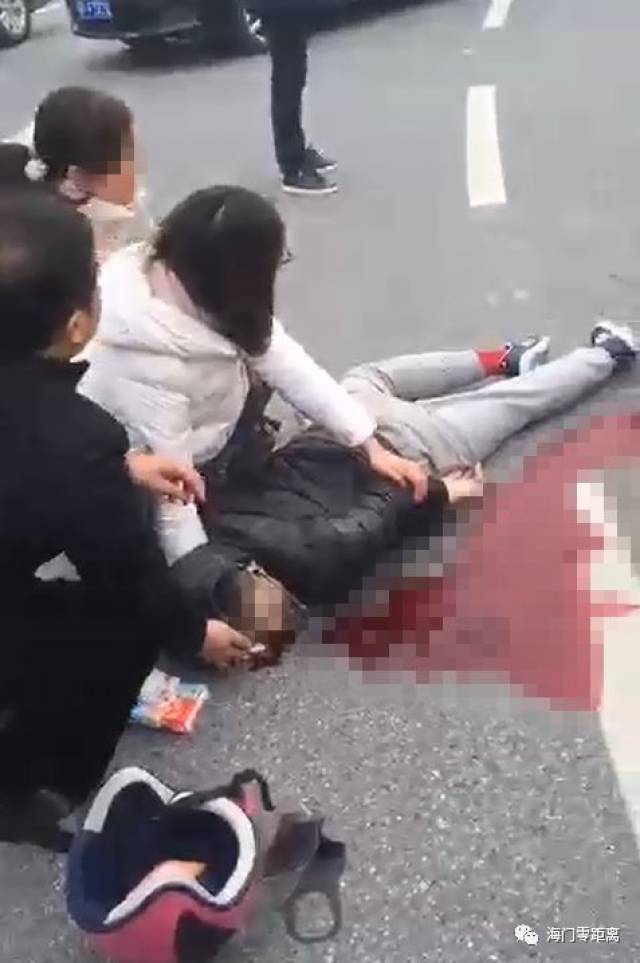 【悲剧】海门电视塔转盘一男孩被撞身亡,现场血流一地