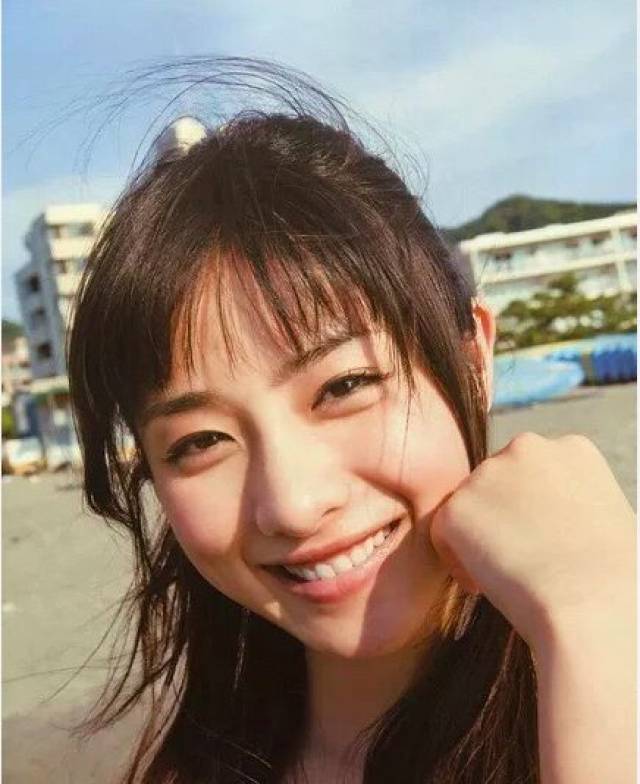 石原里美怎么穿搭_石原里美穿搭