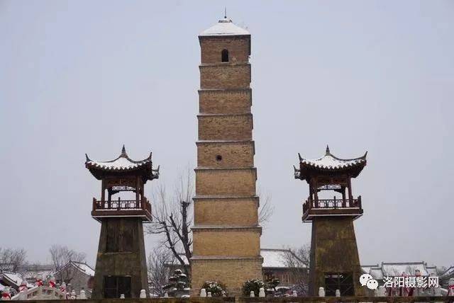 洛阳雪后初晴,文峰塔巍峨新潭幽静,洛邑古城雪景美不胜收