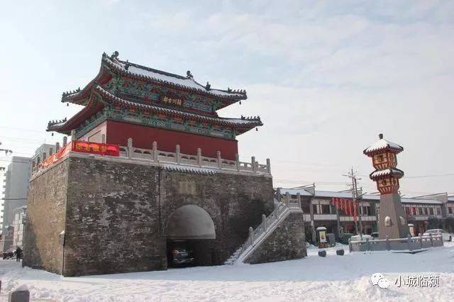 临颍老乡拍摄临颍县鼓楼雪后景色,鼓楼就是这么美!