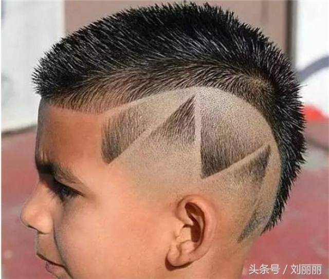 2018春节最受欢迎的小男孩发型38款,赶紧给你家宝宝收藏了