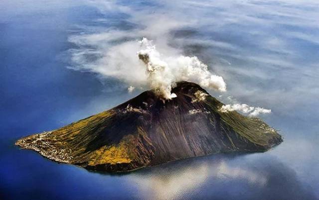 盘点丨世界上最著名的十个活火山,喷发景象极为壮观!