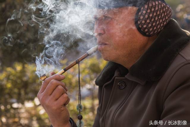 抽烟袋的关中老汉大都60开外 几十年后烟袋杆会不会失传