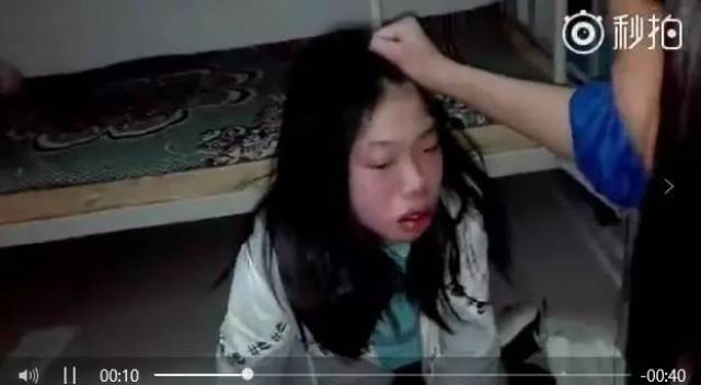 愤怒！赣州一女学生被7名舍友轮流扇耳光、脚踩