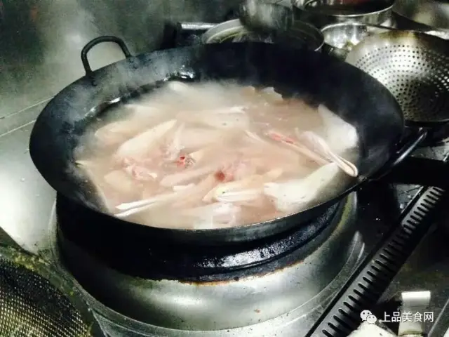 在重庆这步骤卖的很火,秘制香辣鸭头。分享一全站仪后交法放桩位道菜图片