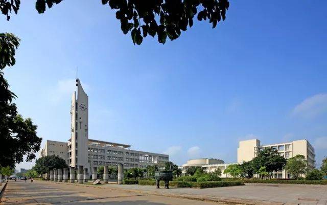 巡展第3站:海南大学—第四届中国设计院校生肖设计大赛作品展