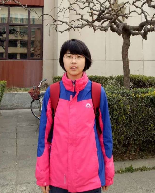 毕业于甘肃省通渭县第一中学,在2016年的高考中获得甘肃省理科并列第