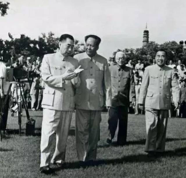 1949年开国大典上的周总理!