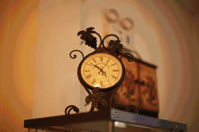 有些路走着走着就变了,比如魔都绍兴路