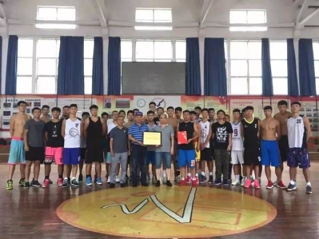 株洲八中男篮主场严阵以待信心十足!