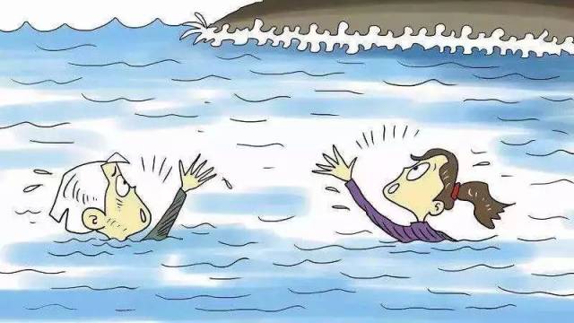 老妈和老婆同时掉进水里,你先救谁?