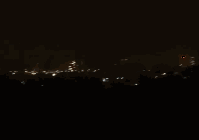 悉尼前两天还47度高温,昨晚就狂风暴雨,遭4649道闪电直劈.