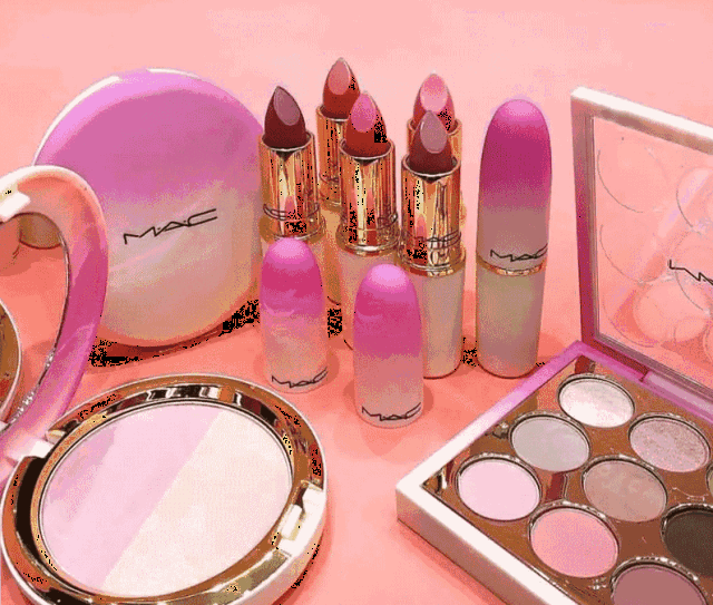 吐槽了外观,我们还是来看看产品吧 本次mac2018新年限定 取名为