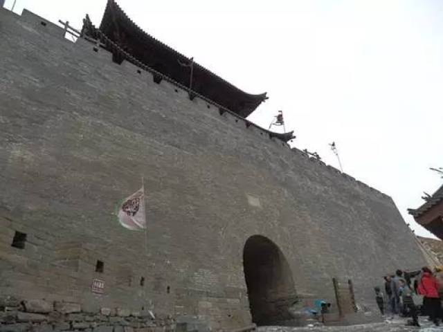 雁门关比较有名的战役是北宋杨家将在此抗击辽国.