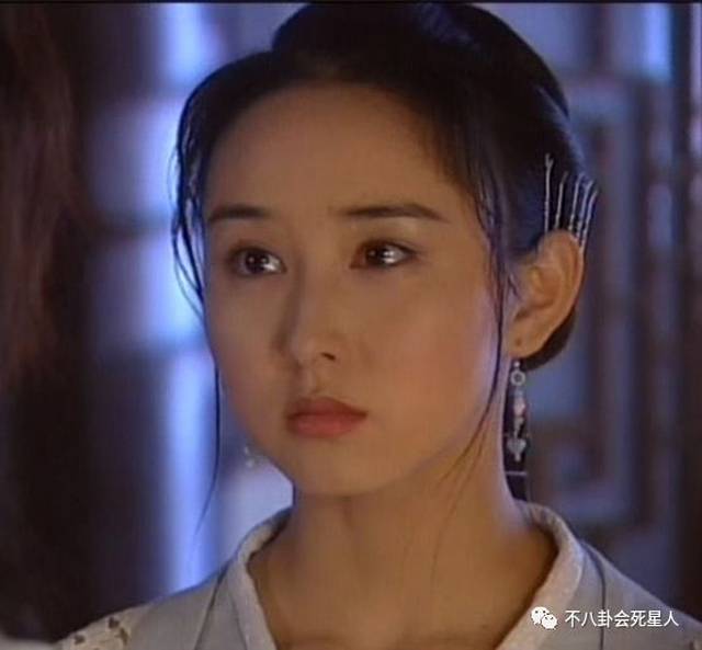 说到胡静,相信大家都不陌生,她饰演的西林春和凌雪雁都是古装美女排行