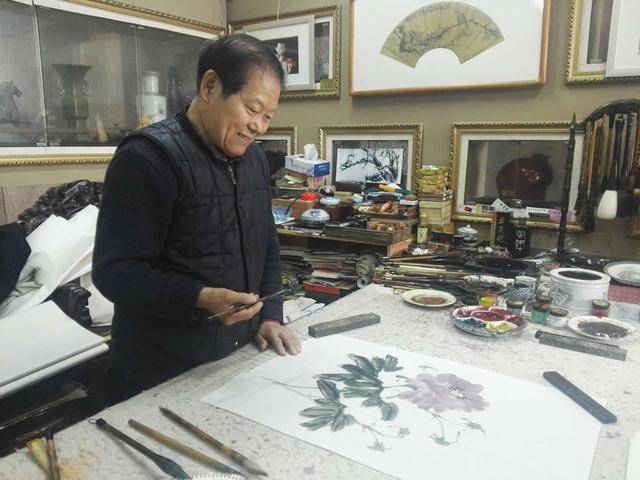 沈阳画家曹伟拜访著名花鸟画家周长海先生对书画艺术创作进行交流