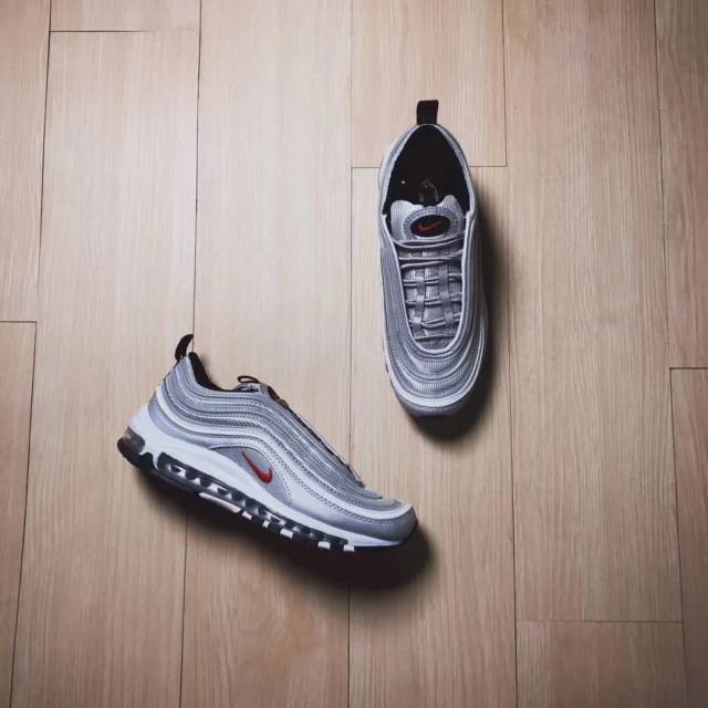 高仿公司级的nikeairmax97银子弹是真气垫真标吗和正品有区别吗