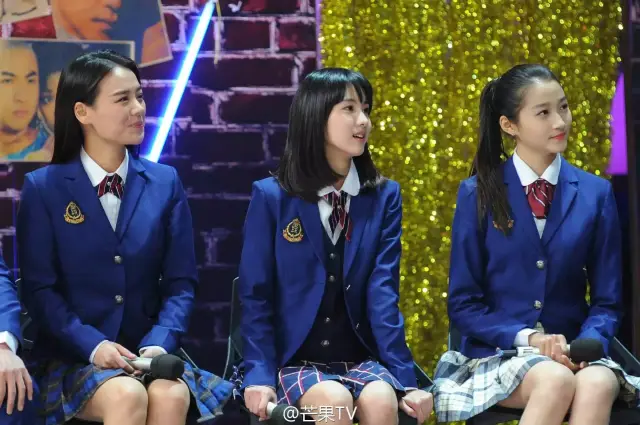 之后,陈都灵接连出演了《会痛的17岁》,《双生》,《求婚大作战》