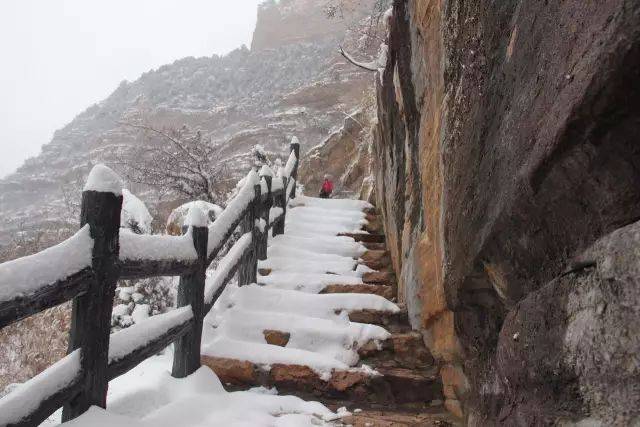 左权莲花岩风景区