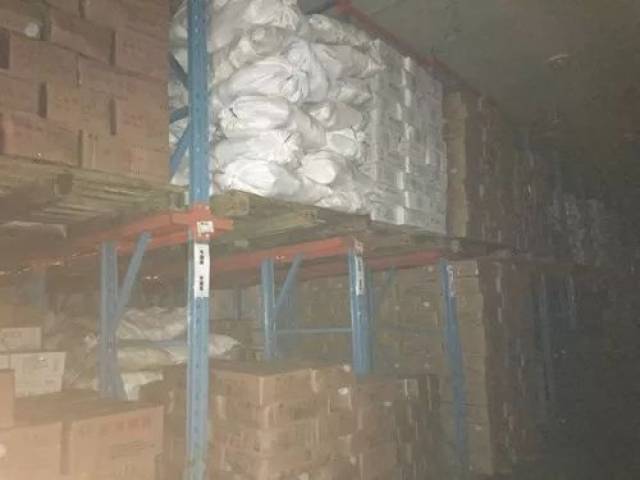 直播!无骨鸡爪到底是怎么去骨的?跟我们去廖