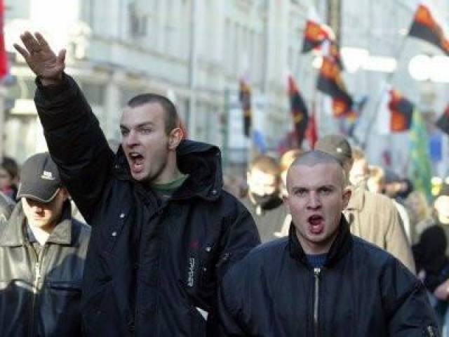 俄罗斯最恐怖的黑帮:光头党!当地警察都得
