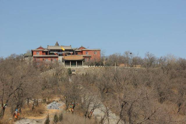 冬季游览荥阳塔山上的圣寿寺 探访千尺塔与皇后的美丽传说故事