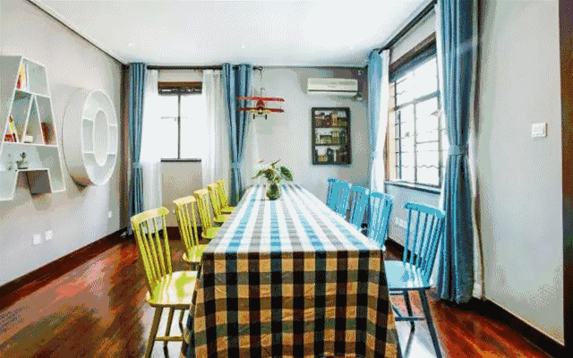 285弄2号 电话:18221339902,18221335590 可容纳人数:约30人 人均:156