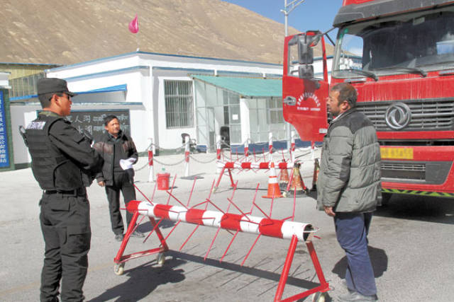 日土县泉水湖一级公安检查站:守护“生命禁区”的赞歌