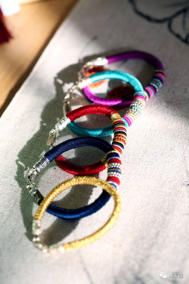 手绳什么颜色比较好 93a3efd8ecac450d8dc53c12126d3916.jpeg