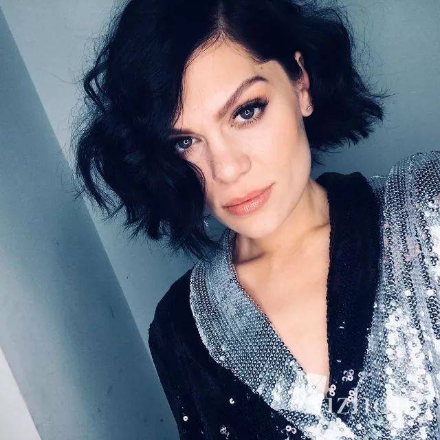 英国国宝级歌手jessie j,来芒果台就被质疑抄袭?