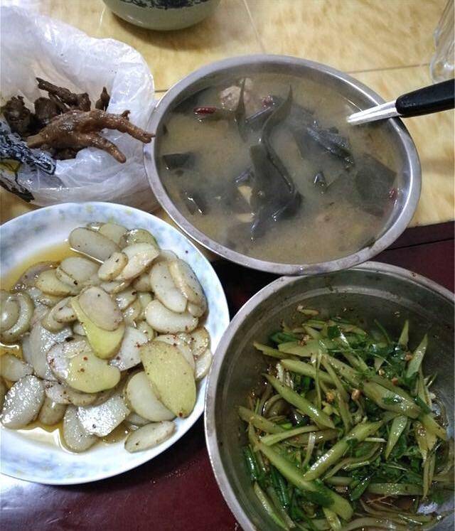 唯一不满意的就是男朋友家庭条件不是很好,而且家还在农村.