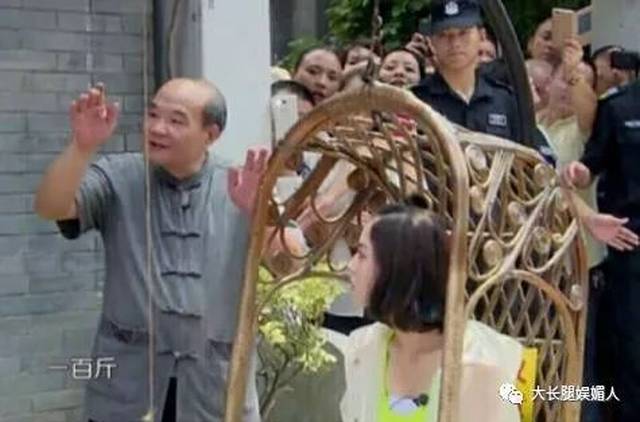 女星上秤称重:范冰冰面露尴尬,赵丽颖的体重让