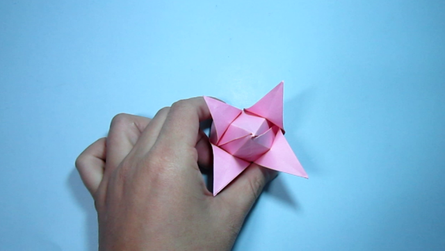 2分钟学会莲花的折法教程,简单的睡莲手工折纸大全.