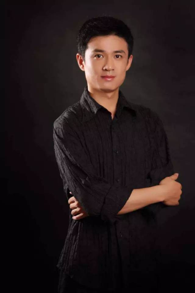 小王彬彬弟子,武进锡剧团副团长,当家小生曾丽军,1994年由丹阳戏校