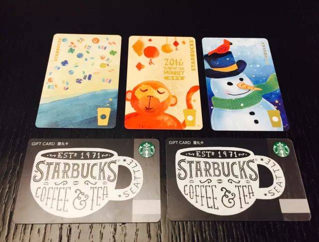 除了晚餐和零食大礼包,我们还准备了几张 星巴克的gift card,以抽奖的