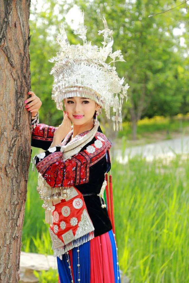 这或许是你见过最美的苗族姑娘,仙气飘飘
