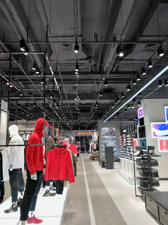 瑞为智能的"智慧店铺"产品安装在安踏门店