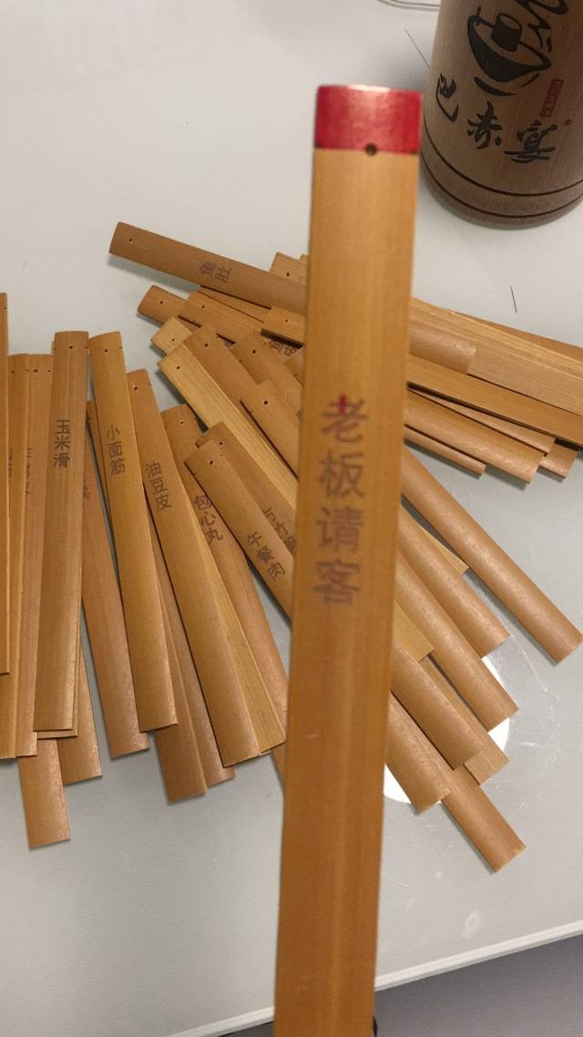 舌头麻了嘴唇发颤!南区这家店彻底红了!徐州人来吃饭都得抽签