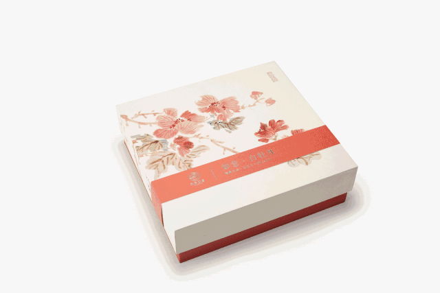 这幅剪纸作品是中国剪纸工艺美术大师徐阳老先生的设计作品.